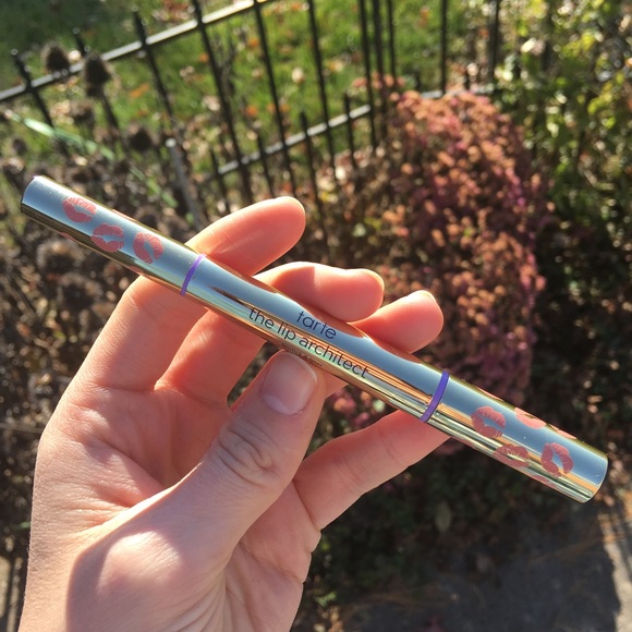 SALE!🌞(Almost New) The Lip Architect Tarte - Picture 2 of 8